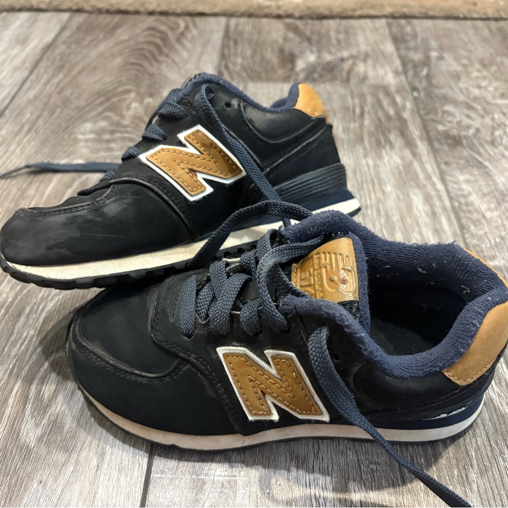 New Balance Kids' Black and Brown Sneakers- Size 12